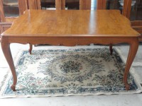 Mesa Luiz XV grande.